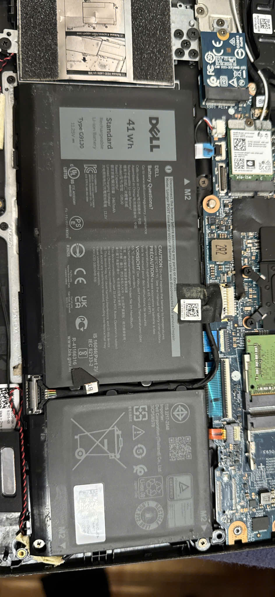 Nhận Biết Chai Pin và Hướng Dẫn Thay Pin Tại Nhà